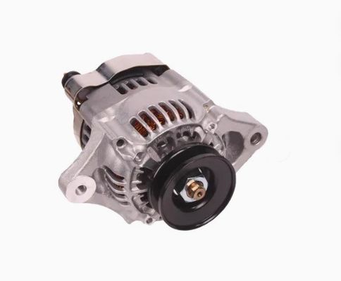 12V 40A অল্টারনেটর (Alternator) Kubota ইঞ্জিন D905 জেনি লিফট GS-2668 GS-2669 GS-3268 GS-4069 S-60 Z-34/22 Z-45/22 এর জন্য, না